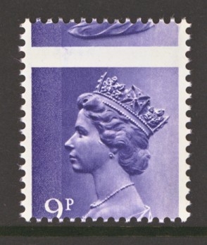 1971 9p Violet Machin with Good perforation Shift SG 883