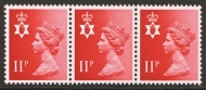 1976 N. Ireland 11p Scarlet variety missing phosphor on the 1st stamp, 2nd stamp 1 right band, 3rd stamp normal 