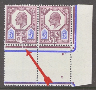 1911 5d Dull Reddish Purple + bright Blue SG 293. A Fresh Lightly M/M Corner pair with Date Cut.