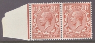 1912 1½d Chocolate Brown variety No Watermark SG 363a  A Superb Fresh U/M pair, the marginal stamp with No Watermark. Cat £375