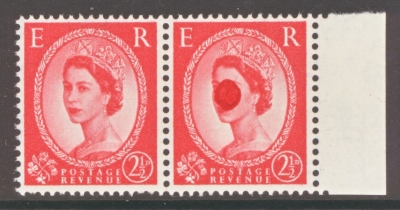 1958 2½d Red SG 574 variety  Large Red Blob on Queens Face. A Fresh U/M example